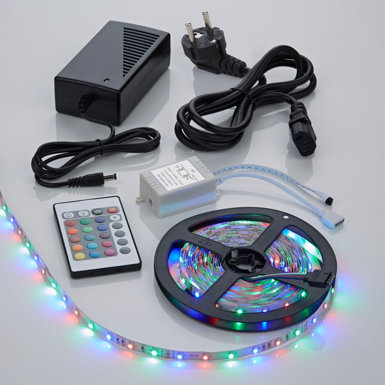 Biard Tira de Luces LED 3528 RGB Rojo Verde y Azul de 5 Metros con Mando de Control