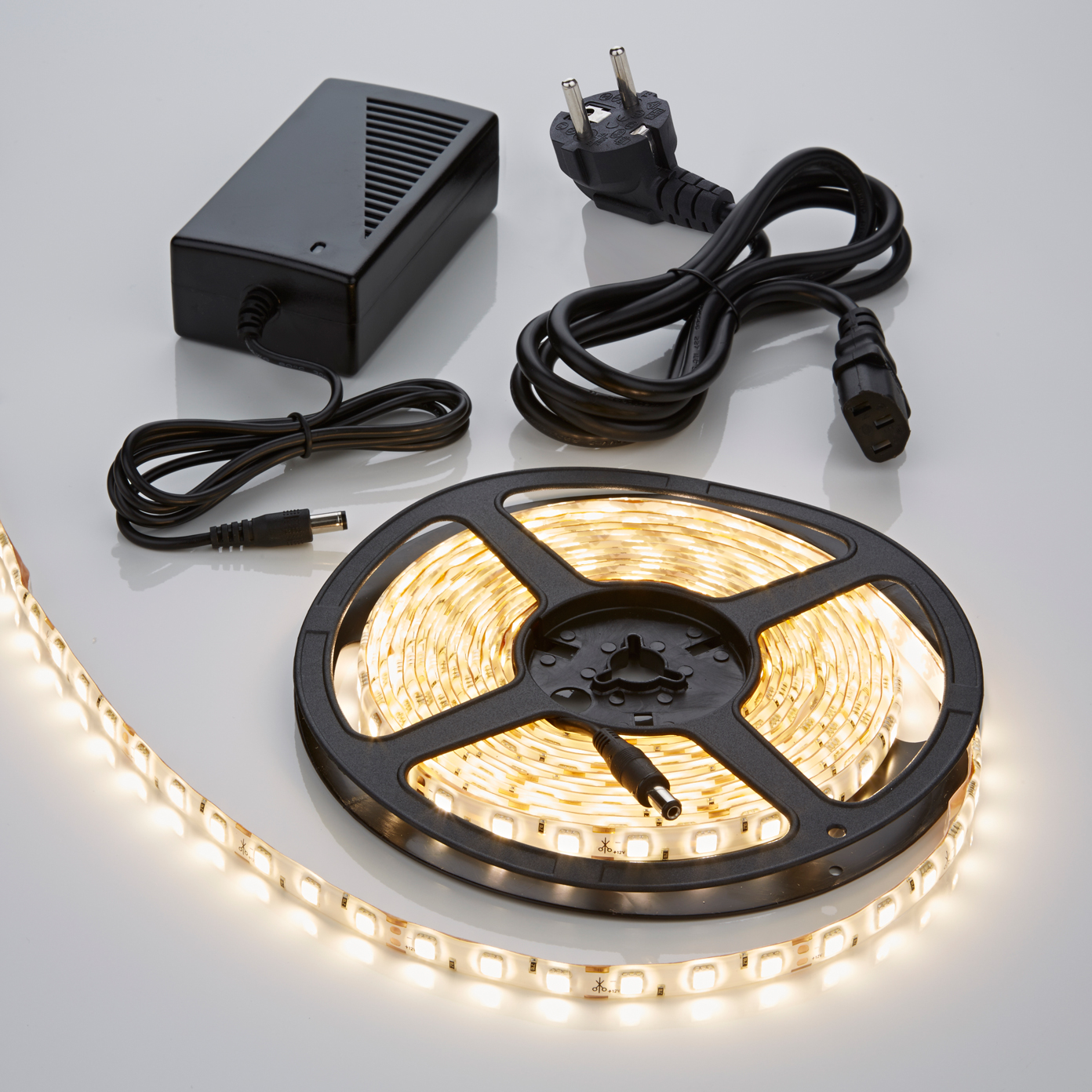 Tira de Luces LED de 5 Metros e Color Blanco Cálido de Conexión a la Alimentación Eléctrica