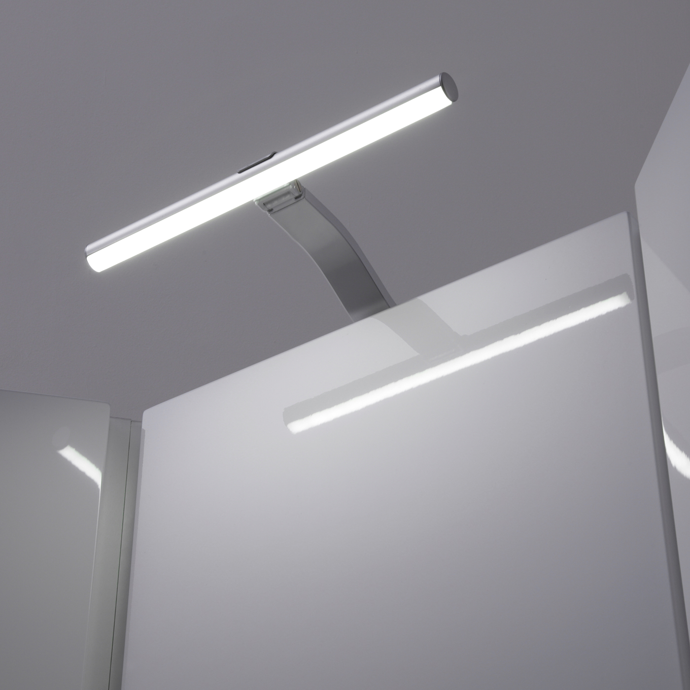 Biard Iluminación LED 3,3 W sobre Armario con Conector de Alimentación de 12V con Cable de 1m