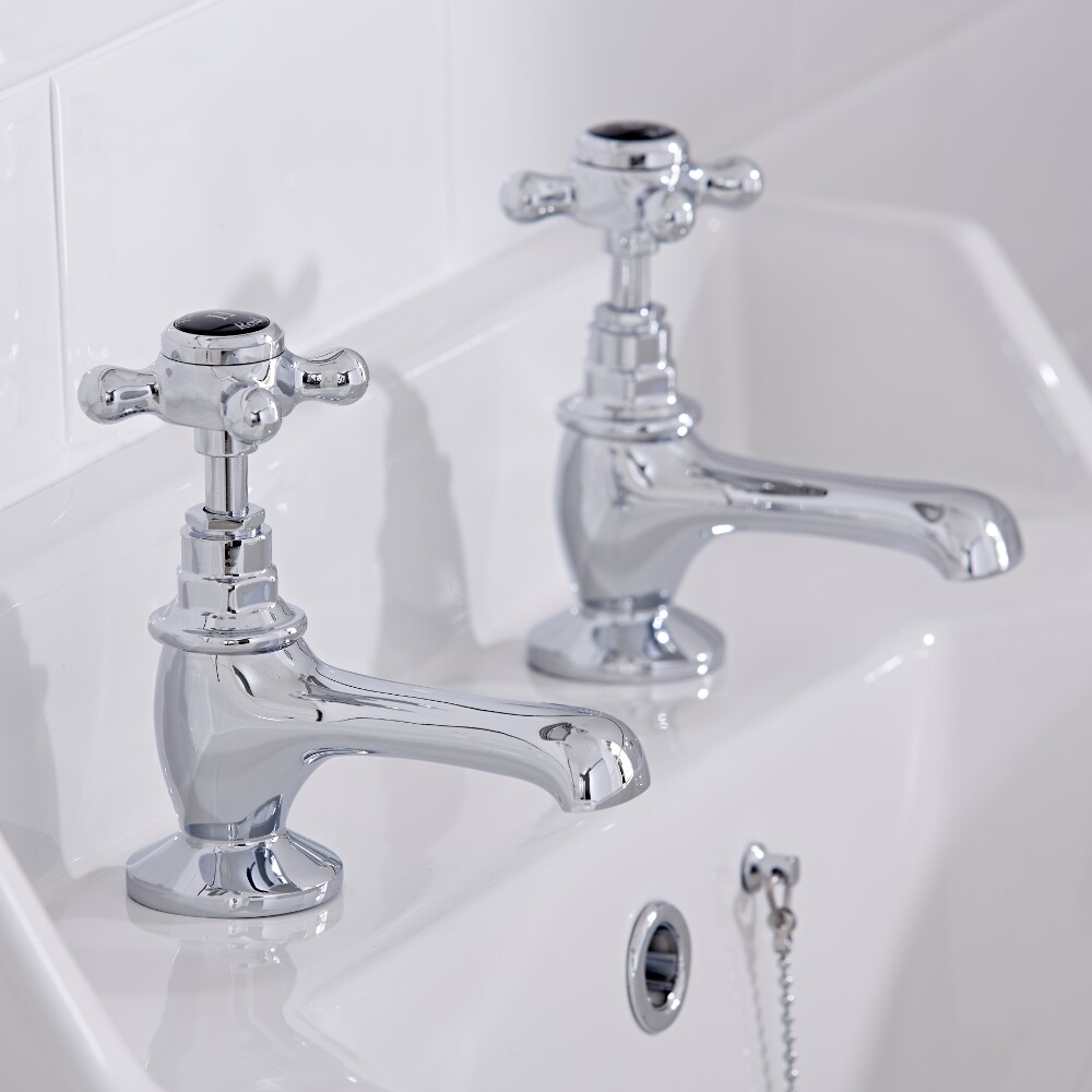 Grifería de Lavabo Tradicional con Manijas a Cruceta con Embellecedores Negros - Topaz