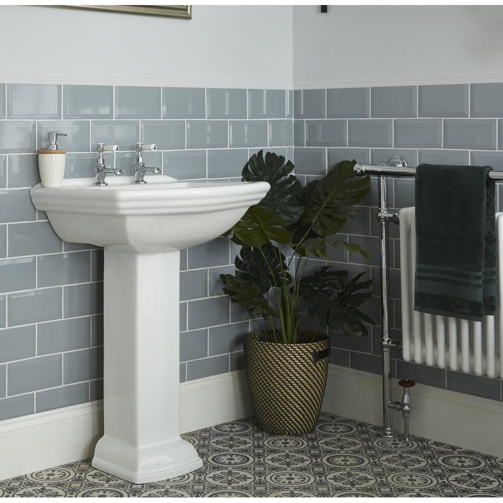 Lavabo de 2 Agujeros con Pedestal de Cerámica Blanca Tradicional con Diseño Cuadrado - Chester