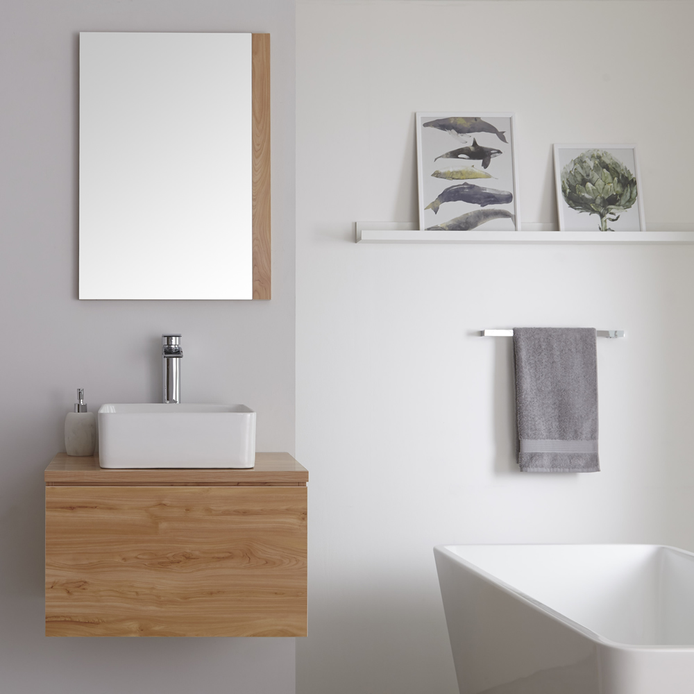 Mueble de Lavabo Moderno de 600mm de Color Roble Dorado con Lavabo de Sobre Encimera para Baño Disponible con Opción LED - Newington