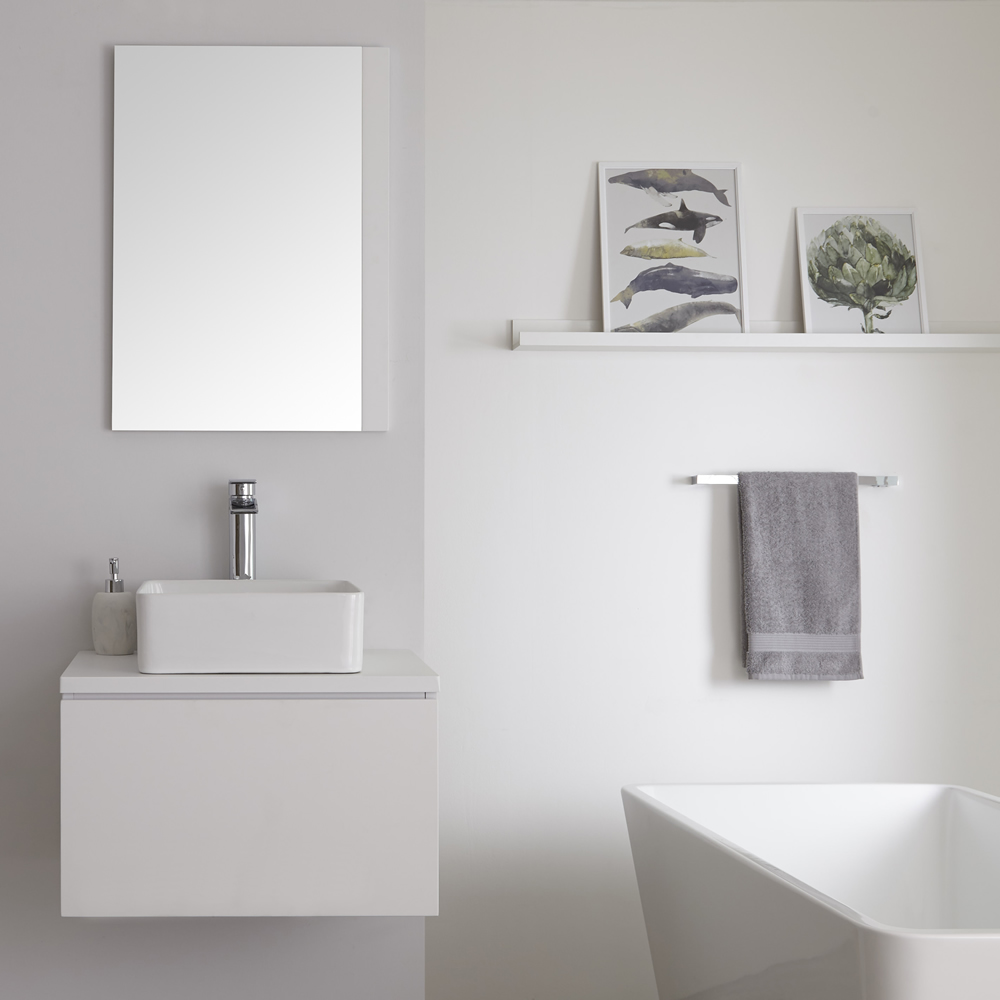 Mueble de Lavabo Moderno de 600mm de Color Blanco Opaco con Lavabo de Sobre Encimera para Baño Disponible con Opción LED - Newington