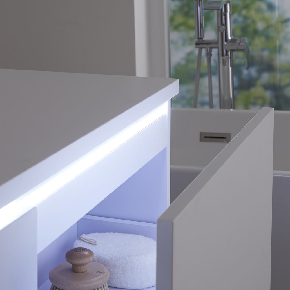 Mueble de Lavabo Mural Moderno de 1200mm Color Blanco Opaco con Lavabo de Sobre Encimera Cuadrado Disponible con Opción LED- Newington