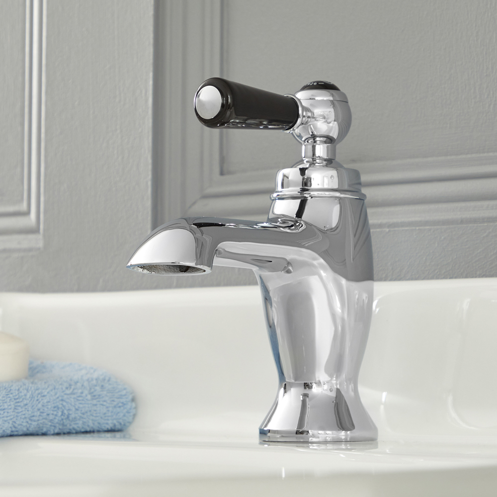 Grifo para Lavabo Monoforo Estilo Tradicional con Manijas a Palanca Color Cromo y Negro - Elizabeth
