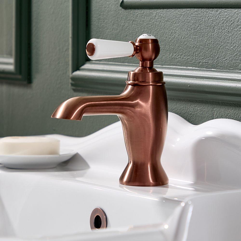 Grifo Monoforo Tradicional para Lavabo con Manija a Palanca Cobre Satinado Elizabeth