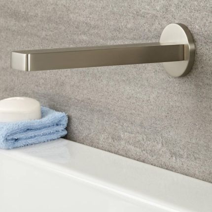 Caño de Lavabo o Bañera Mural de Latón con Acabado Efecto Níquel Cepillado - Aldwick