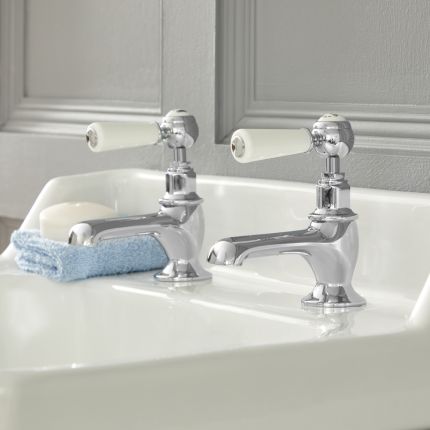 Par de Grifos para Lavabo Estilo Tradicional Color Blanco y Cromado con Manijas a Palanca - Elizabeth