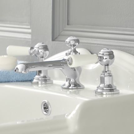Grifo Mezclador para Lavabo de 3 Agujeros Estilo Tradicional Color Cromado y Blanco Manijas a Palanca - Elizabeth
