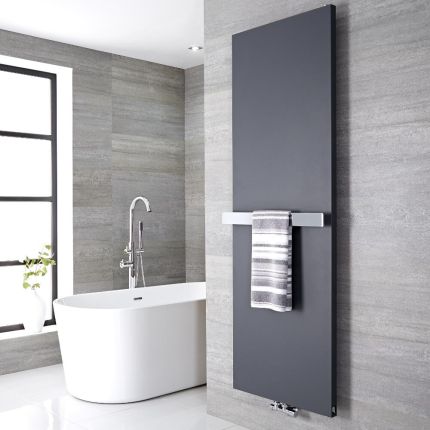 Radiador de Diseño Vertical con Barra Portatoallas de 620mm - 1800mm x 600 mm - Antracita - Rubi