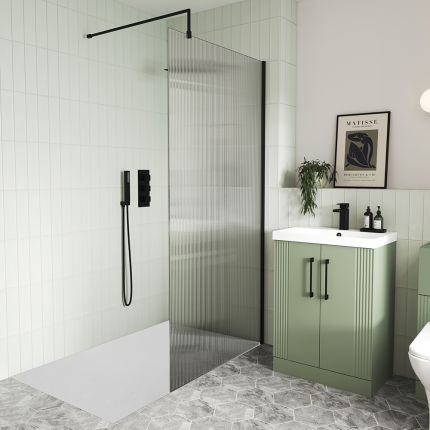 Mampara de Ducha de Obra de Negra con Vidrio Acanalado con Plato de Ducha Disponible en Distintas Medidas y con Opción de Panel Antisalpicaduras