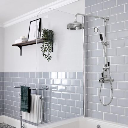 Conjunto de Ducha Completo con Mezclador de Ducha Termostático Tradicional de 2 Funciones, Barra de Ducha Deslizante, Alcachofa de Ducha y Telefonillo con Acabado Cromado y Negro - Elizabeth