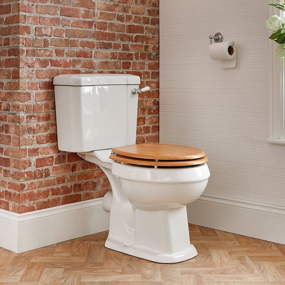 Inodoro WC Tradicional de Cerámica Blanca con Cisterna de Salida Horizontal y Tapa de Color Madera Estilo Retro – Richmond