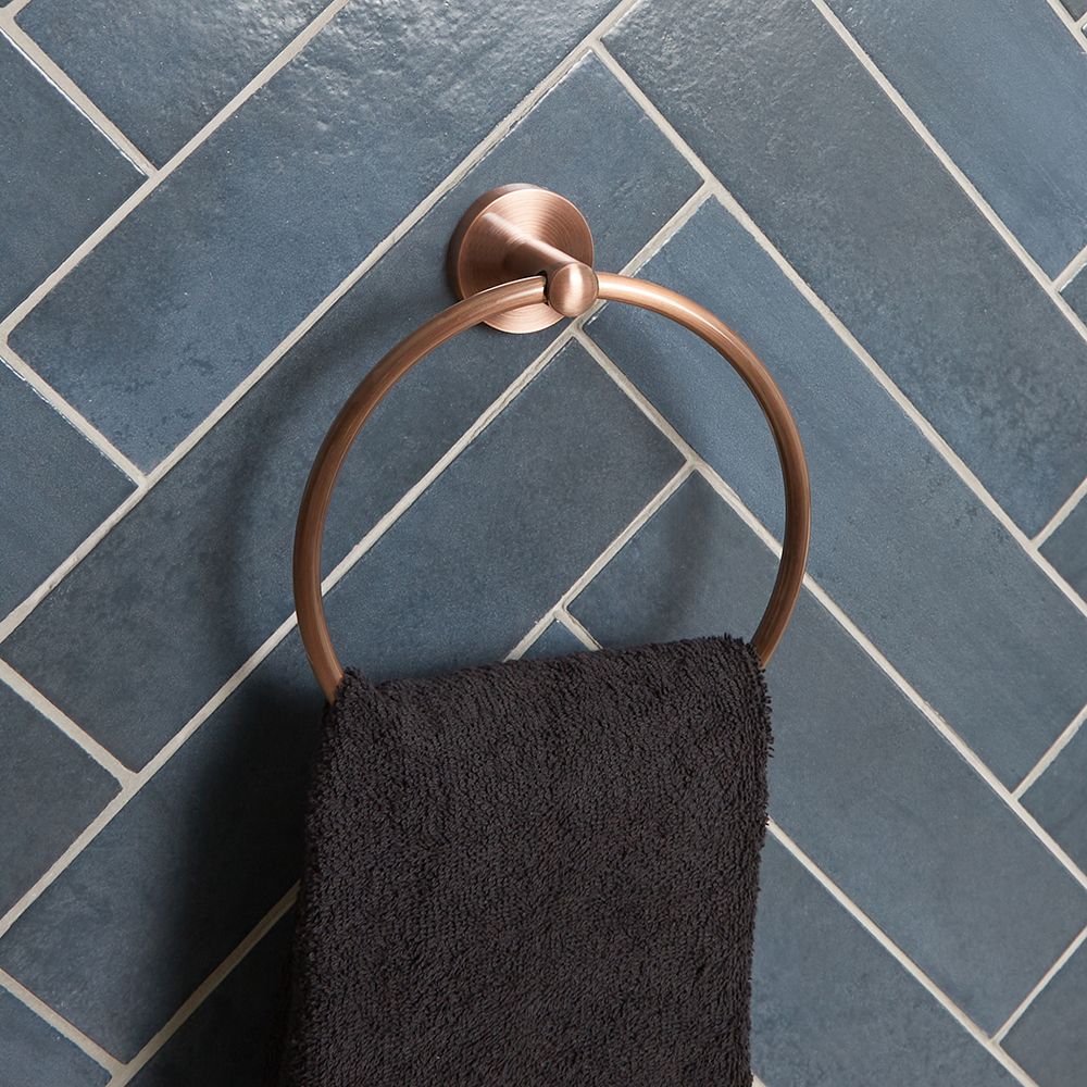 Toallero de Pared en Aro Moderno - Cobre Cepillado - Amara