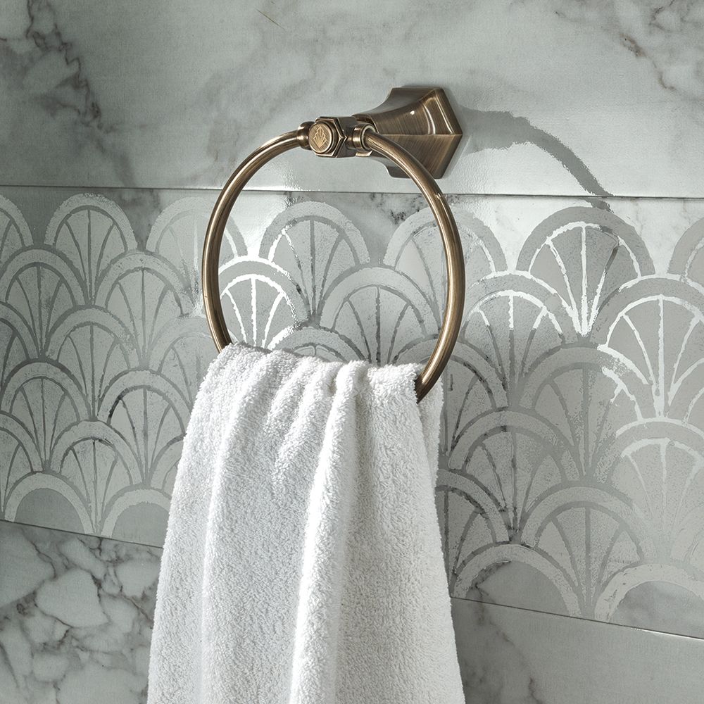 Toallero de Pared en Aro en Estilo Art Deco - Disponible en Una Selección de Acabados - Earlham