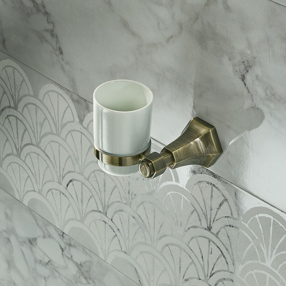 Vaso Porta Cepillo de Dientes en Estilo Art Deco - Disponible en Una Selección de Acabados - Earlham