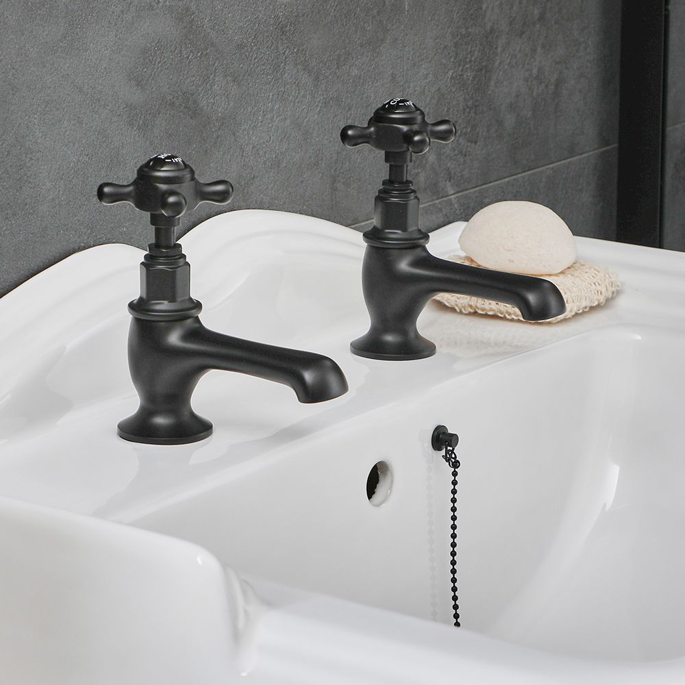 Par de Grifos Tradicionales para Lavabo con Manijas en Cruceta - Acabado Negro - Elizabeth