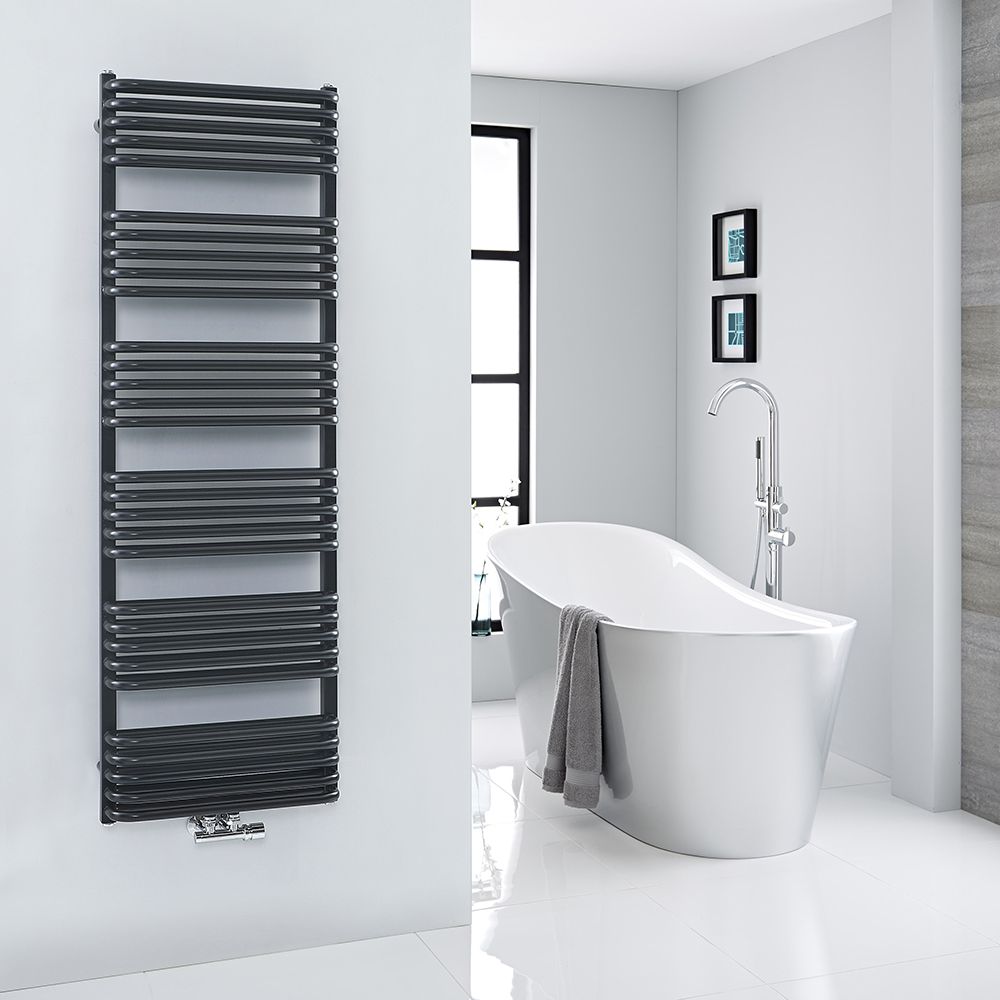 Radiador Toallero con Conexión Central - Curvo - Negro - 1533mm x 500mm - Arch