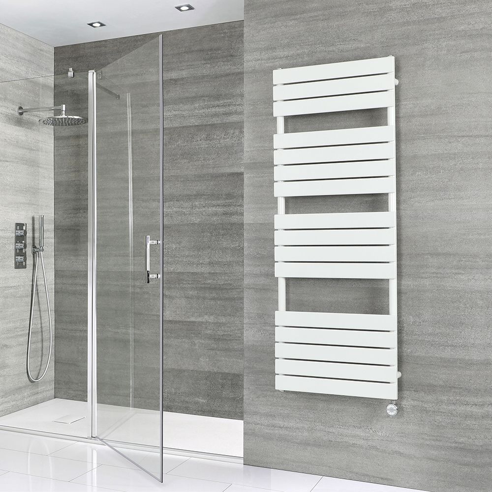 Radiador Toallero Eléctrico de Diseño - Blanco con Panel Plano y Elemento Termostático - 1500mm x 600mm - Lustro - ECOSO de Hudson Reed