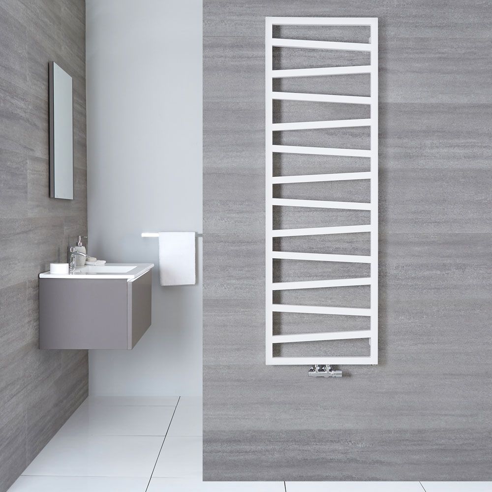 Radiador Toallero de Diseño - con Conexión Central - 1545mm x 500mm - Blanco - Torun
