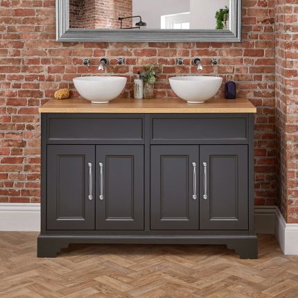 Conjunto de Baño con Diseño Abierto de Color Roble Oscuro Completo con  Mueble Para Lavabo de 600mm, Mueble de Pared, Espejo, Lavabo, WC y Cisterna  - Hoxton