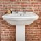Conjunto Tradicional Cuadrado Blanco para Cuarto de Baño Completo con Lavabo para Grifería de 2 Agujeros, Pedestal, Inodoro y Cisterna de Cerámica - Chester