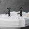 Par de Grifos Tradicionales para Lavabo con Manijas en Cruceta - Acabado Negro - Elizabeth