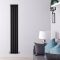 Radiador de Diseño Vertical con Panel Plano - Negro Mate  - 1600mm x 280mm -  586 Vatios (Panel Único) - Delta