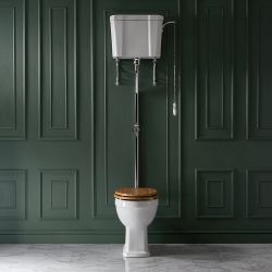 Conjunto con WC Tradicional Elevado con Inodoro con Cisterna Alta y Tapa de Color Roble Claro - Kit de Descarga Disponible en Distintos Acabados - Richmond