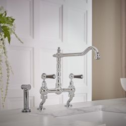 Hudson Reed Elizabeth - Grifo Mezclador de Cocina - Clásico con Diseño en Puente y Rociador Extraíble con Entradas Ajustables - Disponible en Distintos Acabados 