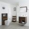 Conjunto de Baño con Diseño Abierto de Color Roble Oscuro Completo con Mueble Para Lavabo de 600mm, Lavabo, WC y Cisterna - Hoxton