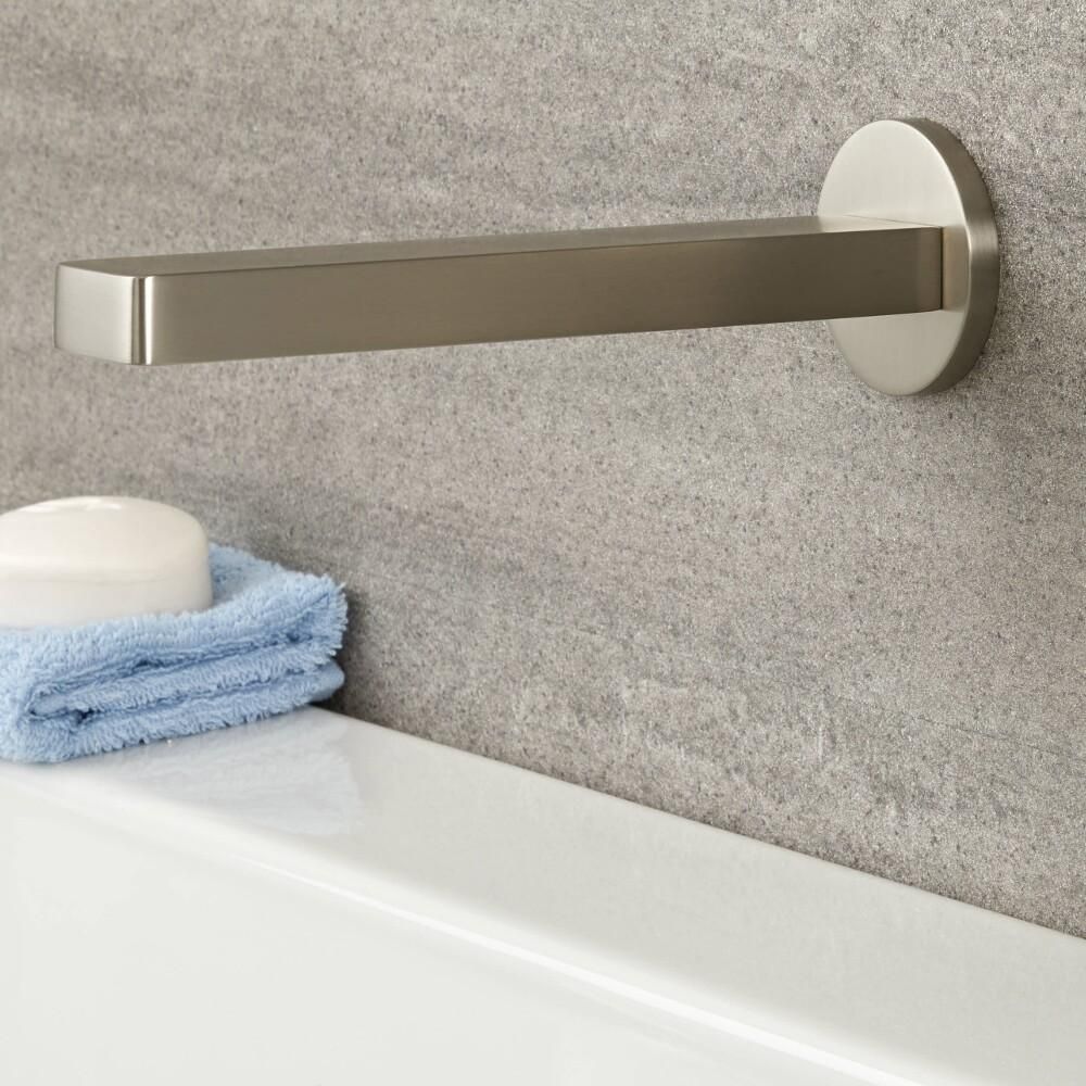 Caño de Lavabo o Bañera Mural de Latón con Acabado Efecto Níquel Cepillado - Aldwick
