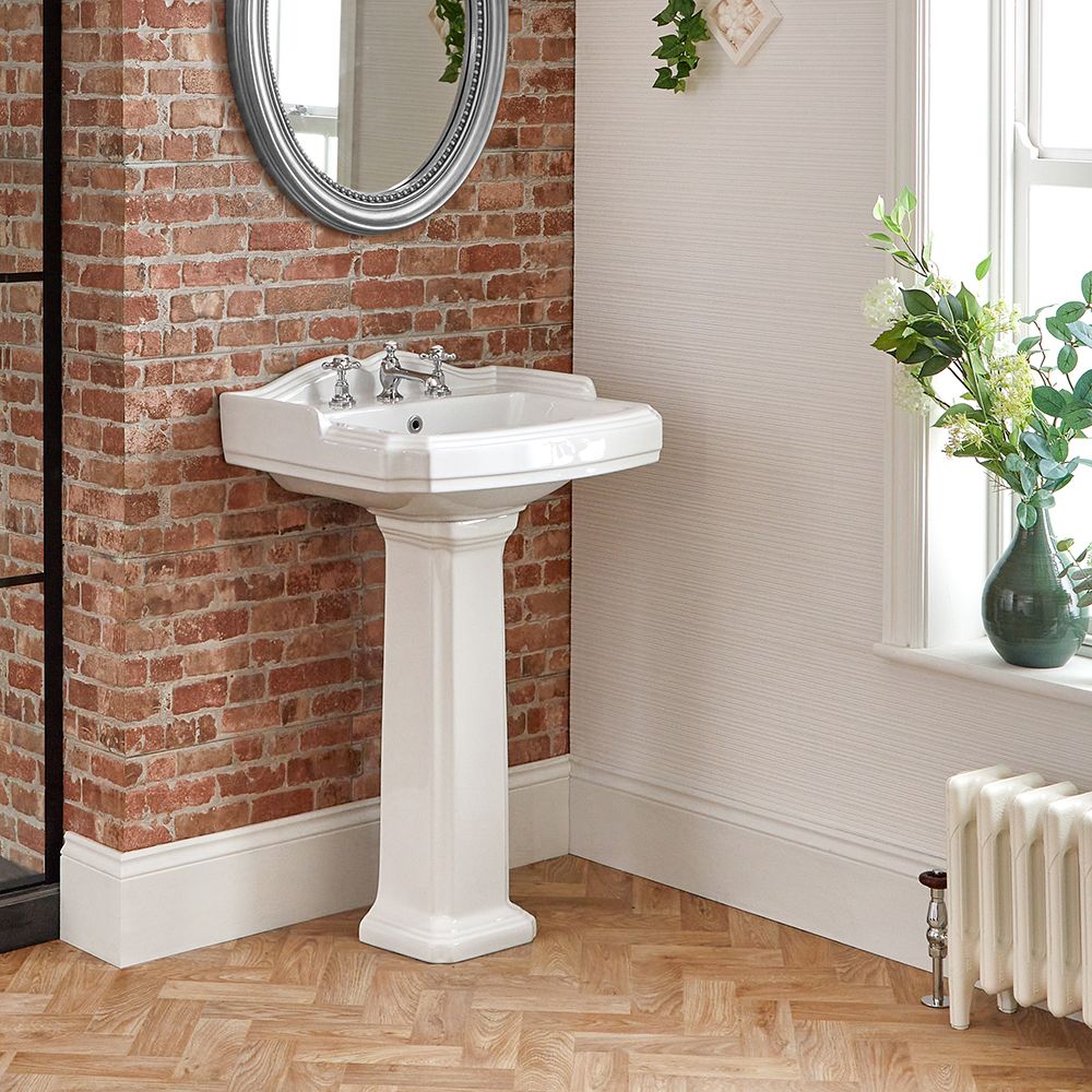 Lavabo con Pedestal Tradicional Realizado de Cerámica Blanca con 3 Agujeros para la Grifería - Regent