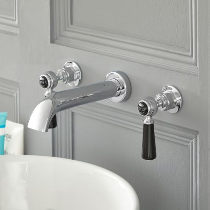 Grifo Mezclador de Pared de 3 Agujeros Tradicional para Lavabo Color Cromado y Negro con Manijas a Palanca - Elizabeth