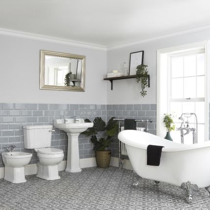 Conjunto de Baño Tradicional Completo Bañera Exenta, Bidé, Inodoro con Cisterna y Lavabo con Pedestal - Richmond