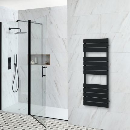 Radiador Toallero Eléctrico deSelección de Tamaños y Elementos - para Conexión a la Red Eléctrica Negro - Lustro - ECOSO por Hudson Reed