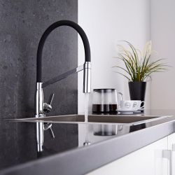 Grifo Mezclador de Cocina de Latón Cromado con Erogador de Color Negro