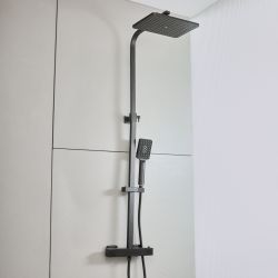 Columna de Ducha Moderna con Mezclador de Ducha Termostático en Barra Cuadrado Completa con Alcachofa de Ducha Cuadrada y Telefonillo - Negro - Arvel