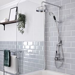 Columna de Ducha Tradicional con Barra Deslizante, Mezclador de Ducha Termostático Expuesto de 2 Funciones con Alcachofa de Ducha con Acabado Cromado y Negro - Elizabeth