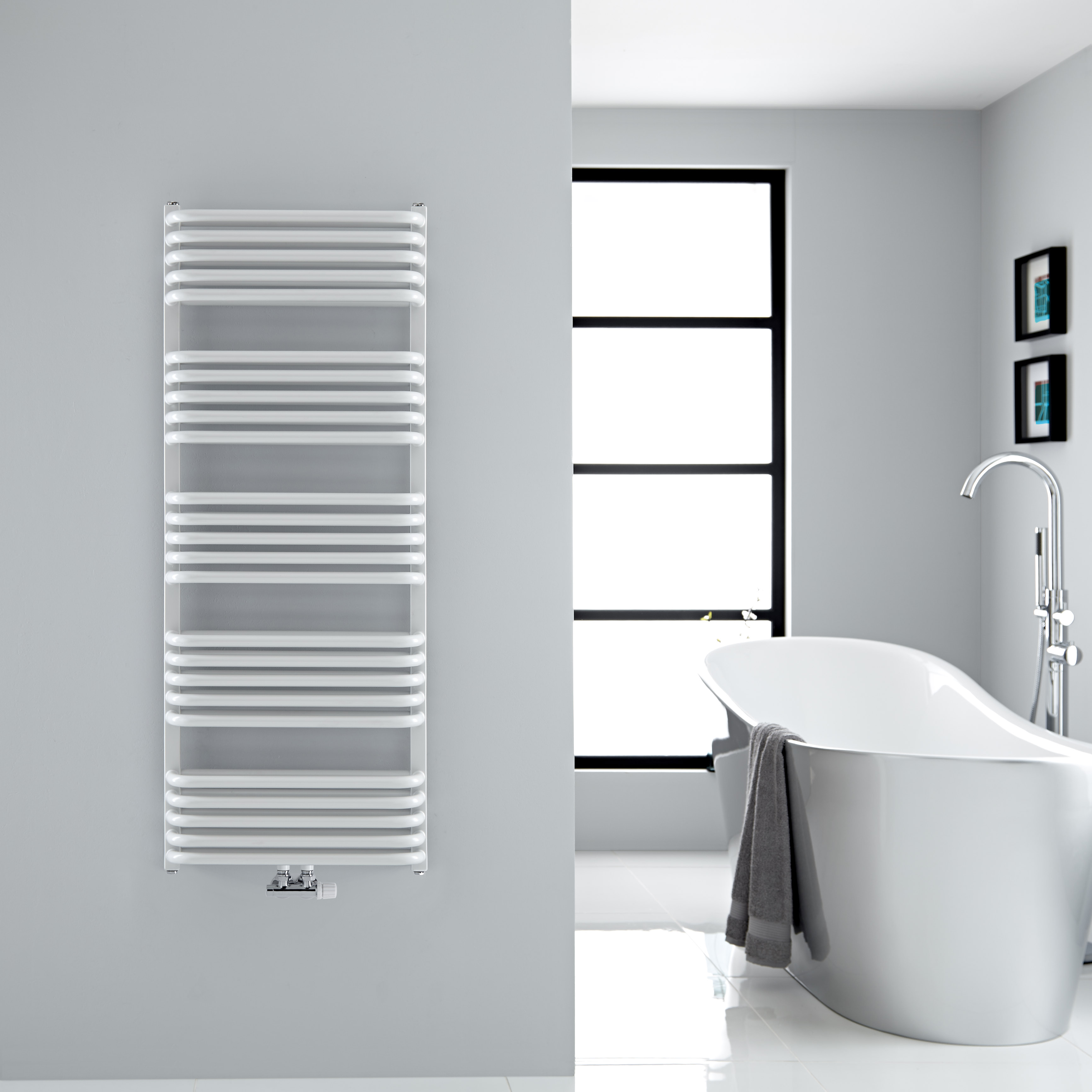 Radiador Toallero - Curvo - Blanco - 1269mm x 500mm - 1123 Vatios - Arch