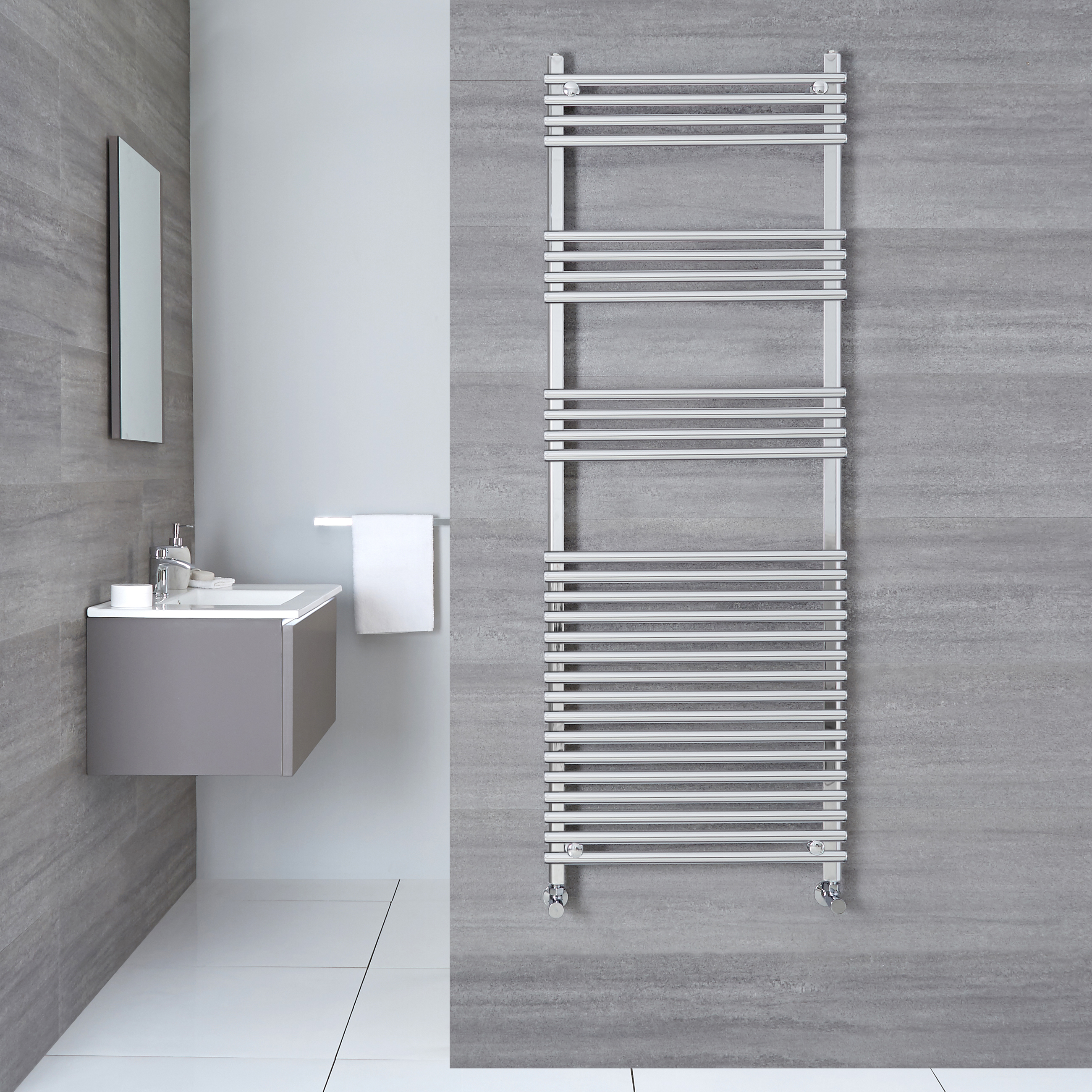 Radiador Toallero Plano - Cromado - 1650mm x 600mm x 84mm - 722 Vatios - Ischia