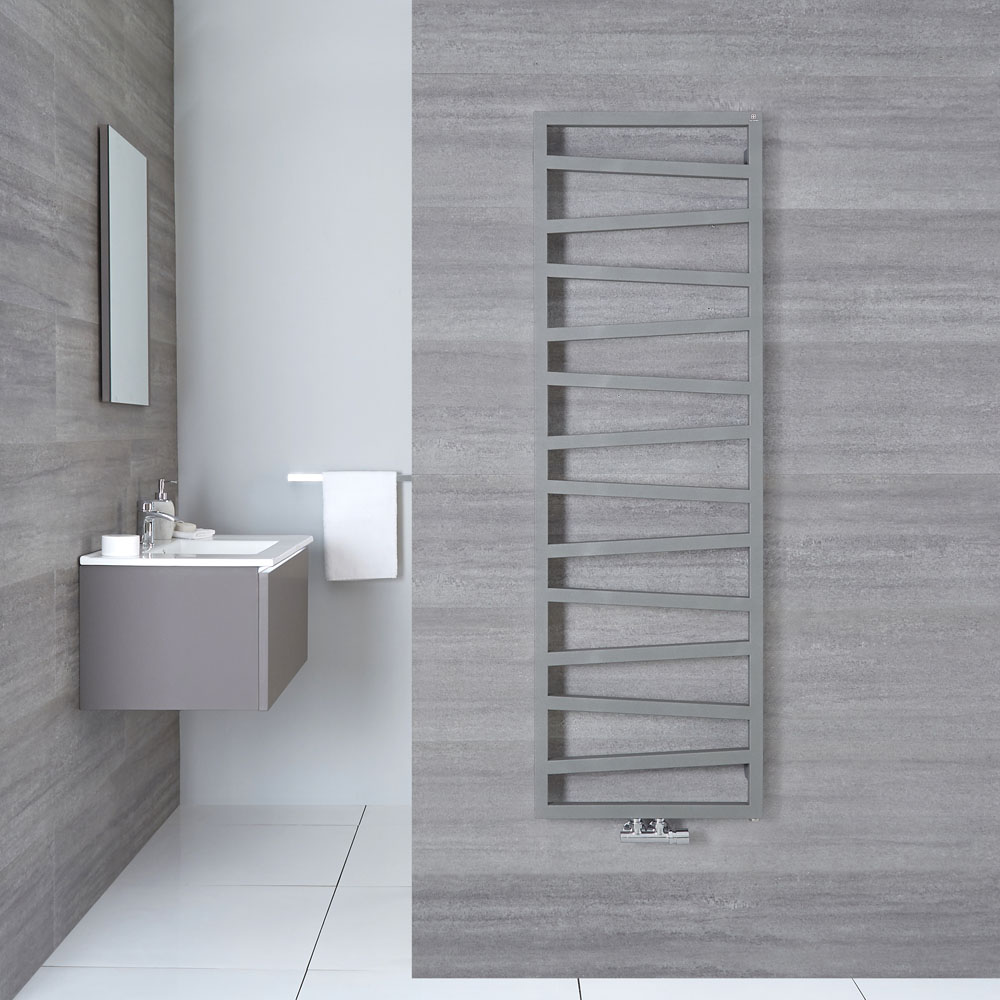 Radiador Toallero de Diseño Vertical Con Conexión Central - Plateado - 1545mm x 500mm x 30mm - 736 Vatios - Torun