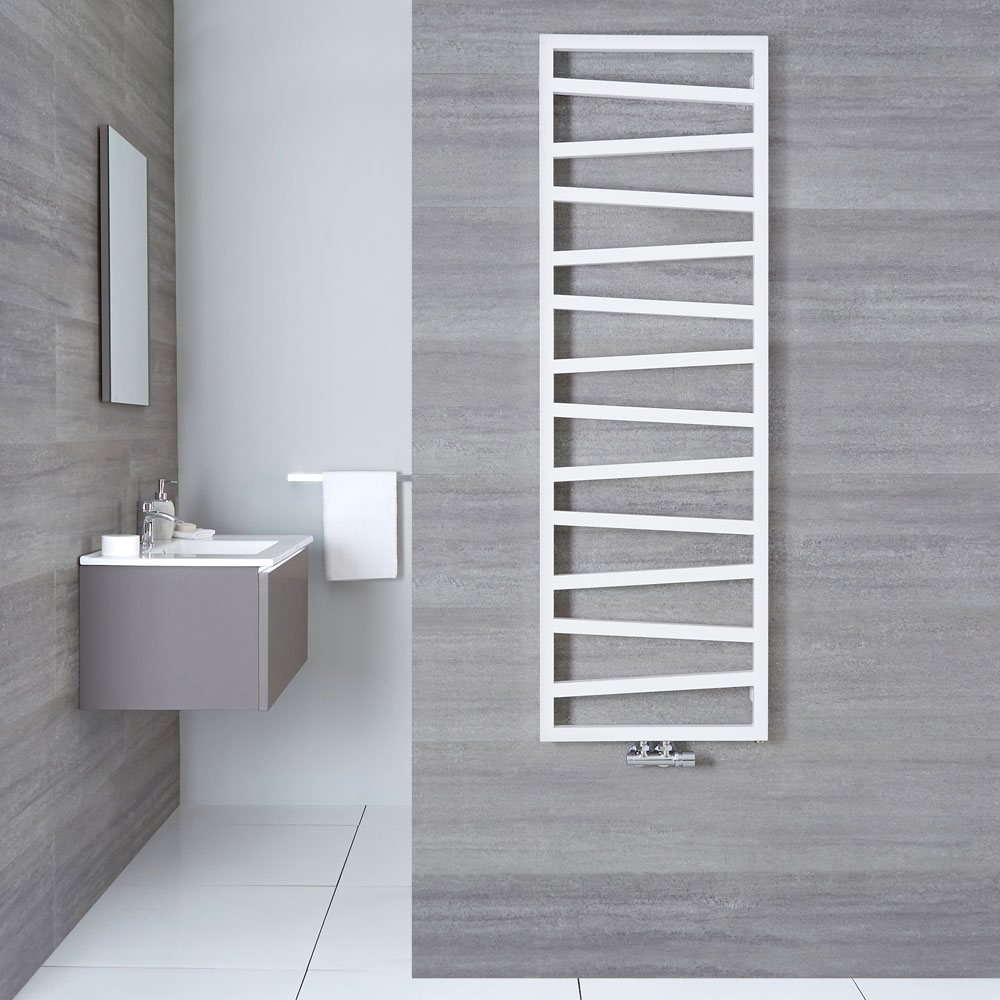 Radiador Toallero de Diseño Vertical Con Conexión Central - Blanco - 1545mm x 500mm x 30mm - 736 Vatios - Torun